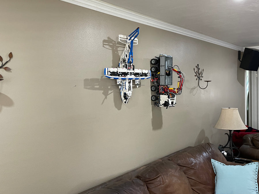 Wall Mount for LEGO® Technic™ 42043 Mercedes-Benz Arocs 3245