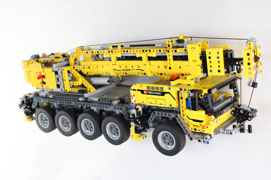 Wall Mount for LEGO® Technic™ 42009 Mobile Crane MK II
