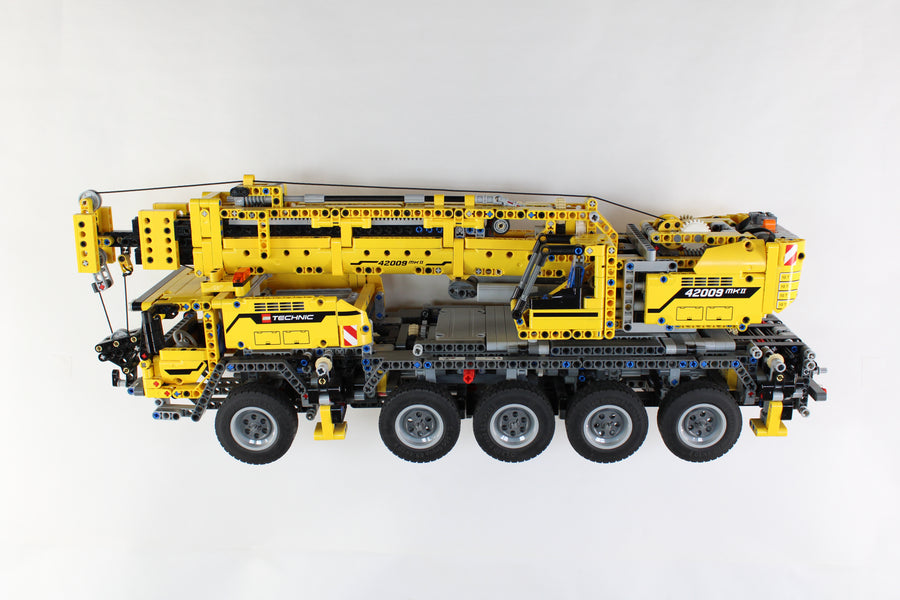 Wall Mount for LEGO® Technic™ 42009 Mobile Crane MK II