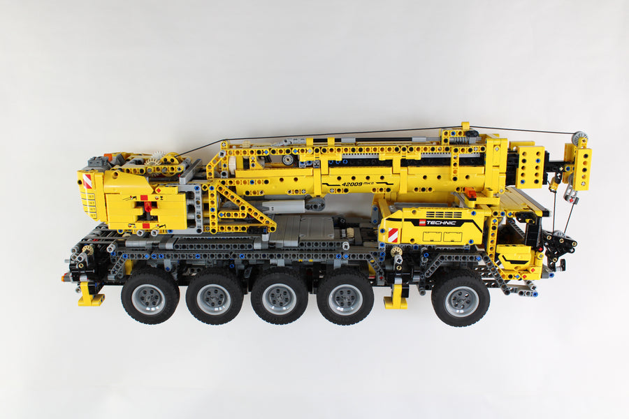 Wall Mount for LEGO® Technic™ 42009 Mobile Crane MK II