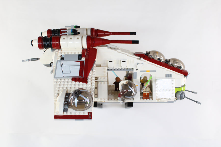 lugt vegne lærebog Wall Mount for LEGO® Star Wars™ 75021 Republic Gunship™ (2013 Model) – HOX3D
