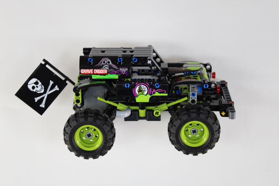 Hox3D Wall Mount for LEGO® Technic™ 42122 Jeep® Wrangler – HOX3D